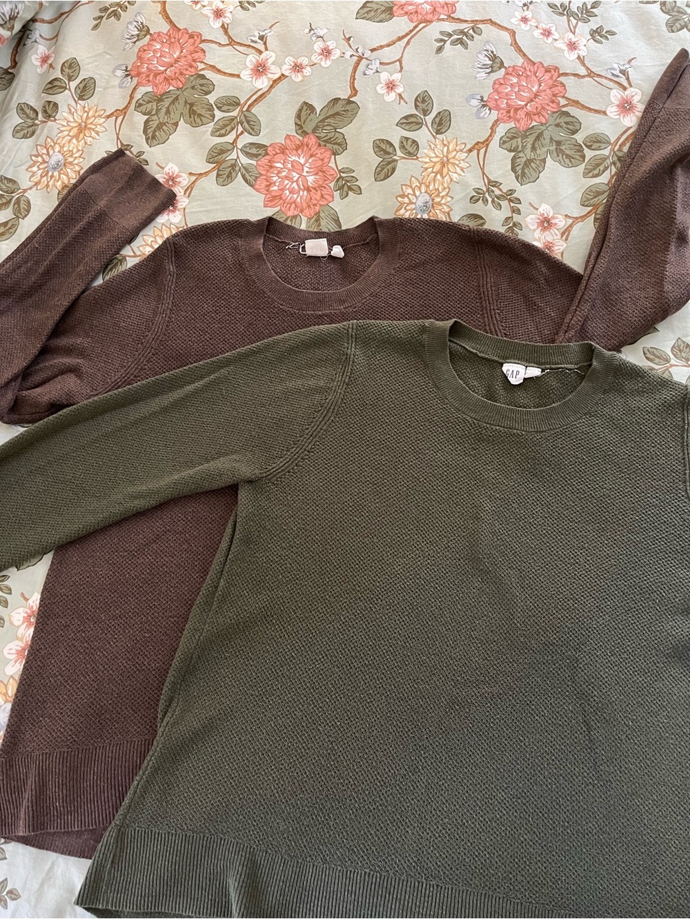 🌟Bundle of 2 Gap Lightweight Sweaters Size Large